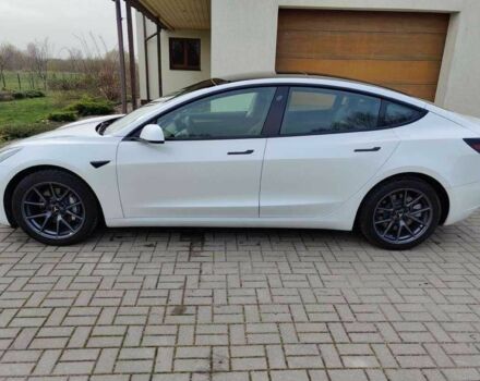 Белый Тесла Модель 3, объемом двигателя 0 л и пробегом 47 тыс. км за 17000 $, фото 1 на Automoto.ua