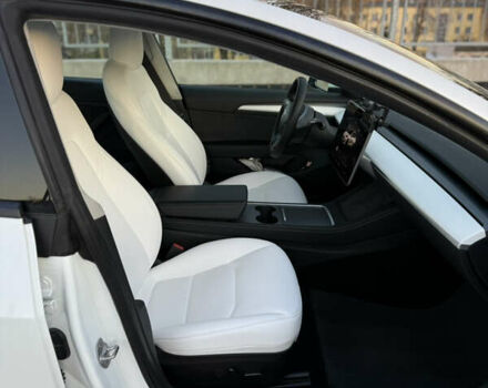 Белый Тесла Модель 3, объемом двигателя 0 л и пробегом 77 тыс. км за 25000 $, фото 12 на Automoto.ua