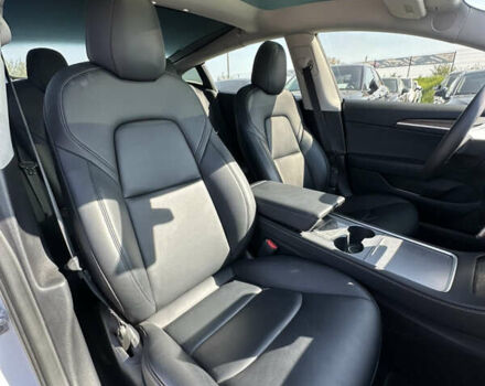 Тесла Модель 3 2022 в Ивано-Франковске на Automoto.ua Белый Тесла Модель 3, объемом двигателя 0 л и пробегом 94 тыс. км за 22000 $, фото 24 на Automoto.ua