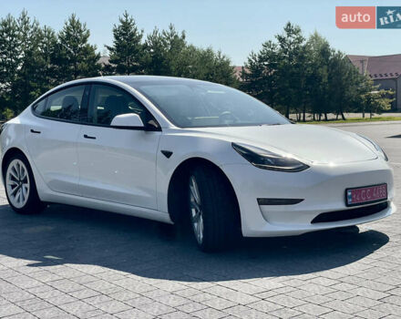Белый Тесла Модель 3, объемом двигателя 0 л и пробегом 53 тыс. км за 18200 $, фото 2 на Automoto.ua
