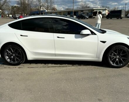 Білий Тесла Модель 3, об'ємом двигуна 0 л та пробігом 45 тис. км за 24999 $, фото 1 на Automoto.ua