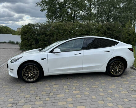 Білий Тесла Модель 3, об'ємом двигуна 0 л та пробігом 62 тис. км за 23000 $, фото 5 на Automoto.ua