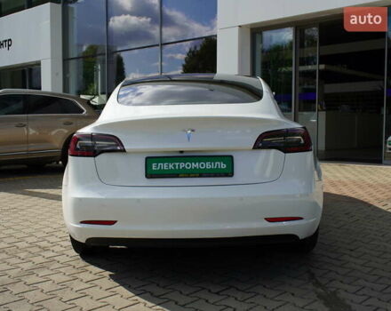 Білий Тесла Модель 3, об'ємом двигуна 0 л та пробігом 33 тис. км за 20700 $, фото 7 на Automoto.ua