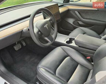 Белый Тесла Модель 3, объемом двигателя 0 л и пробегом 47 тыс. км за 15000 $, фото 7 на Automoto.ua