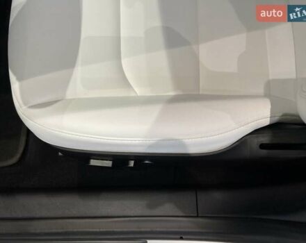 Белый Тесла Модель 3, объемом двигателя 0 л и пробегом 18 тыс. км за 28999 $, фото 19 на Automoto.ua