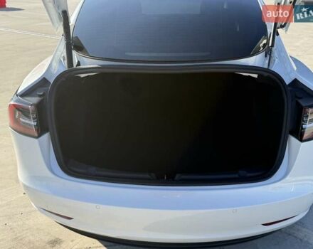 Белый Тесла Модель 3, объемом двигателя 0 л и пробегом 38 тыс. км за 24300 $, фото 7 на Automoto.ua