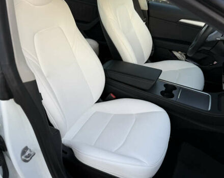 Белый Тесла Модель 3, объемом двигателя 0 л и пробегом 77 тыс. км за 25000 $, фото 13 на Automoto.ua