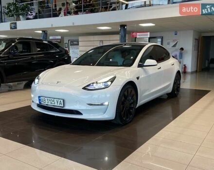 Білий Тесла Модель 3, об'ємом двигуна 0 л та пробігом 18 тис. км за 26900 $, фото 2 на Automoto.ua