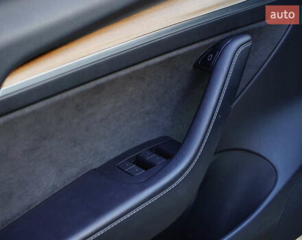 Білий Тесла Модель 3, об'ємом двигуна 0 л та пробігом 33 тис. км за 20700 $, фото 13 на Automoto.ua