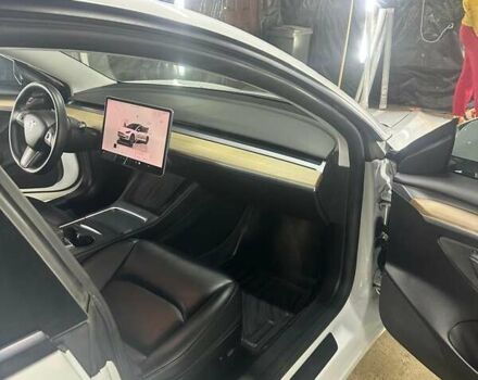 Белый Тесла Модель 3, объемом двигателя 0 л и пробегом 125 тыс. км за 22000 $, фото 11 на Automoto.ua