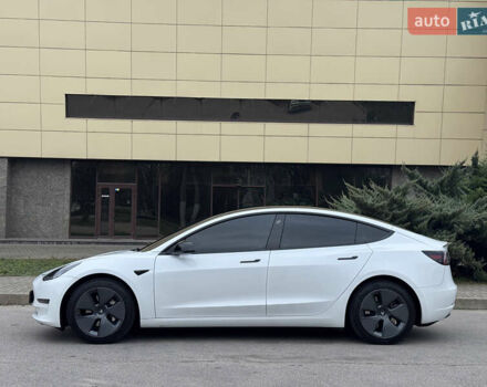 Белый Тесла Модель 3, объемом двигателя 0 л и пробегом 85 тыс. км за 21999 $, фото 9 на Automoto.ua