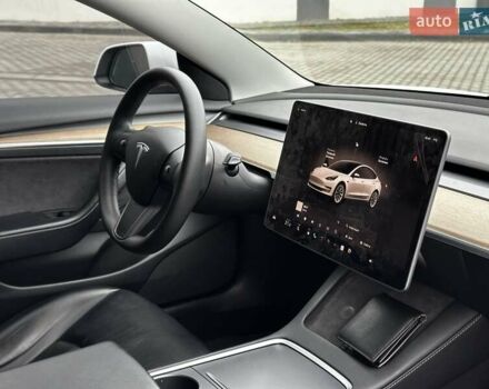 Белый Тесла Модель 3, объемом двигателя 0 л и пробегом 35 тыс. км за 24699 $, фото 34 на Automoto.ua