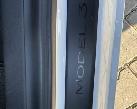 Белый Тесла Модель 3, объемом двигателя 0 л и пробегом 56 тыс. км за 20877 $, фото 9 на Automoto.ua