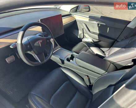 Белый Тесла Модель 3, объемом двигателя 0 л и пробегом 68 тыс. км за 22500 $, фото 3 на Automoto.ua