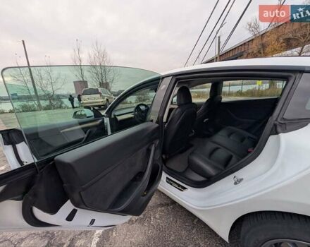 Белый Тесла Модель 3, объемом двигателя 0 л и пробегом 118 тыс. км за 21999 $, фото 15 на Automoto.ua