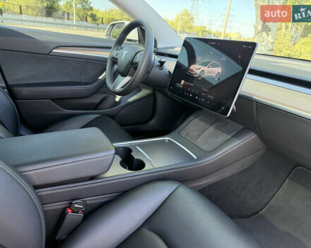 Тесла Модель 3 2022 в Днепре (Днепропетровске) на Automoto.ua Белый Тесла Модель 3, объемом двигателя 0 л и пробегом 13 тыс. км за 24000 $, фото 11 на Automoto.ua