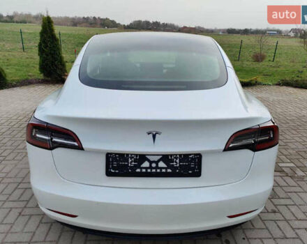 Белый Тесла Модель 3, объемом двигателя 0 л и пробегом 47 тыс. км за 15000 $, фото 6 на Automoto.ua