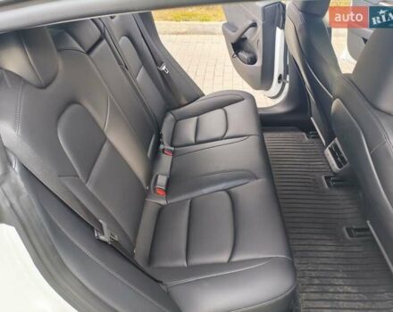 Белый Тесла Модель 3, объемом двигателя 0 л и пробегом 46 тыс. км за 24300 $, фото 18 на Automoto.ua