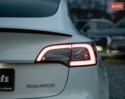 Белый Тесла Модель 3, объемом двигателя 0 л и пробегом 53 тыс. км за 27500 $, фото 7 на Automoto.ua