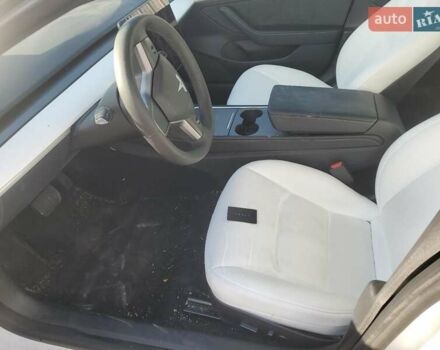 Білий Тесла Модель 3, об'ємом двигуна 0 л та пробігом 122 тис. км за 4600 $, фото 6 на Automoto.ua