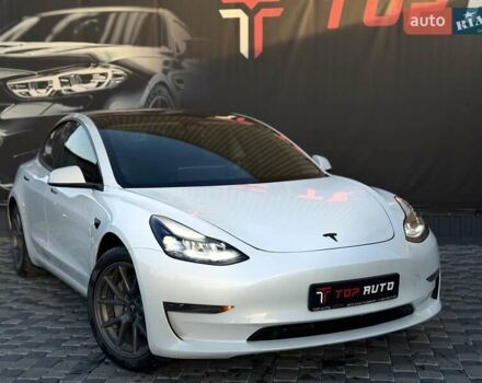 Білий Тесла Модель 3, об'ємом двигуна 0 л та пробігом 67 тис. км за 19999 $, фото 7 на Automoto.ua