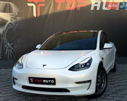 Білий Тесла Модель 3, об'ємом двигуна 0 л та пробігом 67 тис. км за 19999 $, фото 2 на Automoto.ua