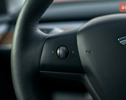 Белый Тесла Модель 3, объемом двигателя 0 л и пробегом 5 тыс. км за 27500 $, фото 59 на Automoto.ua