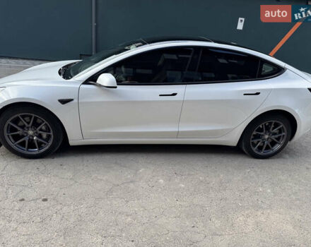 Белый Тесла Модель 3, объемом двигателя 0 л и пробегом 19 тыс. км за 21500 $, фото 9 на Automoto.ua