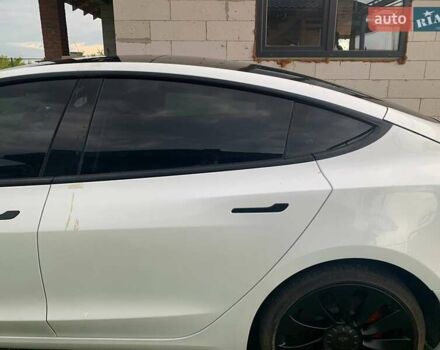 Білий Тесла Модель 3, об'ємом двигуна 0 л та пробігом 72 тис. км за 23500 $, фото 2 на Automoto.ua