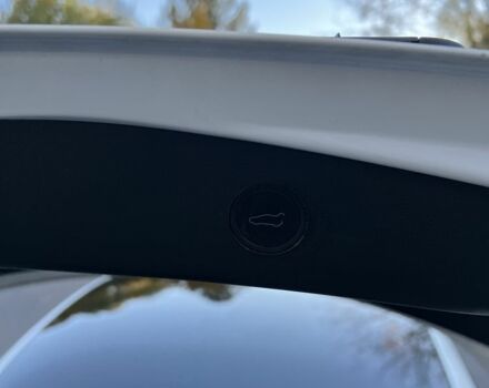 Білий Тесла Модель 3, об'ємом двигуна 0 л та пробігом 52 тис. км за 20300 $, фото 11 на Automoto.ua