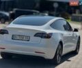 Білий Тесла Модель 3, об'ємом двигуна 0 л та пробігом 65 тис. км за 23900 $, фото 8 на Automoto.ua