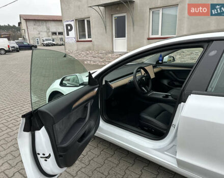 Білий Тесла Модель 3, об'ємом двигуна 0 л та пробігом 4 тис. км за 17500 $, фото 11 на Automoto.ua