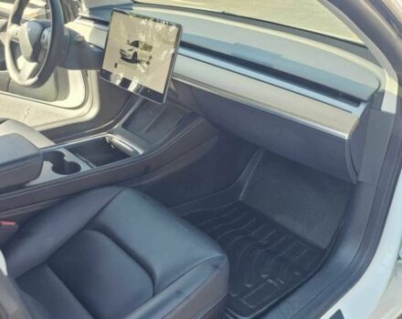 Тесла Модель 3 2023 в Киеве на Automoto.ua Белый Тесла Модель 3, объемом двигателя 0 л и пробегом 23 тыс. км за 9600 $, фото 9 на Automoto.ua