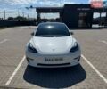 Білий Тесла Модель 3, об'ємом двигуна 0 л та пробігом 110 тис. км за 20900 $, фото 1 на Automoto.ua