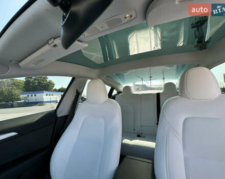 Білий Тесла Модель 3, об'ємом двигуна 0 л та пробігом 22 тис. км за 29006 $, фото 18 на Automoto.ua