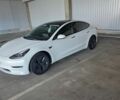 Білий Тесла Модель 3, об'ємом двигуна 0 л та пробігом 49 тис. км за 21400 $, фото 1 на Automoto.ua