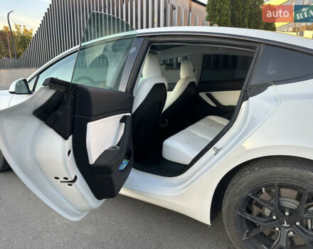 Белый Тесла Модель 3, объемом двигателя 0 л и пробегом 18 тыс. км за 22800 $, фото 10 на Automoto.ua