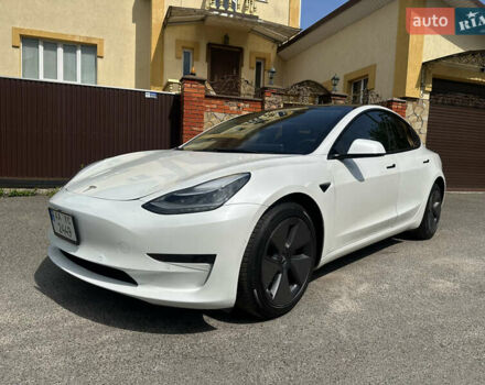 Білий Тесла Модель 3, об'ємом двигуна 0 л та пробігом 32 тис. км за 19500 $, фото 30 на Automoto.ua