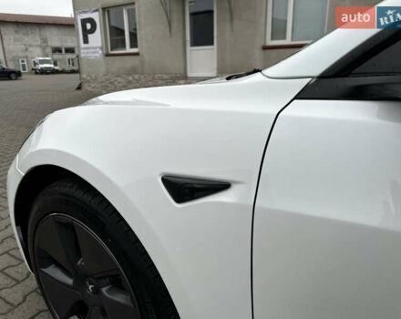 Білий Тесла Модель 3, об'ємом двигуна 0 л та пробігом 4 тис. км за 17500 $, фото 10 на Automoto.ua