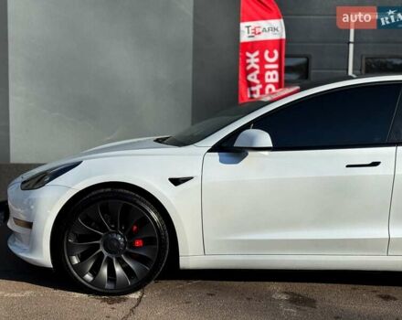 Белый Тесла Модель 3, объемом двигателя 0 л и пробегом 35 тыс. км за 27999 $, фото 5 на Automoto.ua