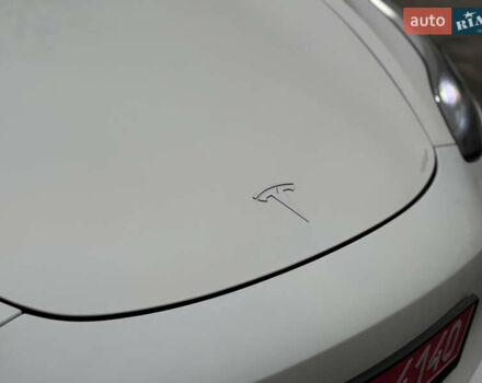 Білий Тесла Модель 3, об'ємом двигуна 0 л та пробігом 70 тис. км за 19999 $, фото 15 на Automoto.ua