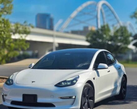 Тесла Модель 3 2023 в Киеве на Automoto.ua Белый Тесла Модель 3, объемом двигателя 0 л и пробегом 23 тыс. км за 9600 $, фото 2 на Automoto.ua