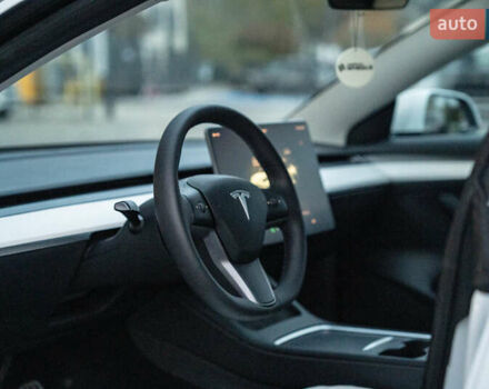 Белый Тесла Модель 3, объемом двигателя 0 л и пробегом 53 тыс. км за 27500 $, фото 19 на Automoto.ua