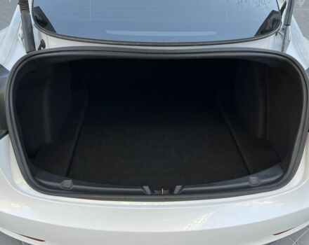 Білий Тесла Модель 3, об'ємом двигуна 0 л та пробігом 52 тис. км за 20300 $, фото 12 на Automoto.ua