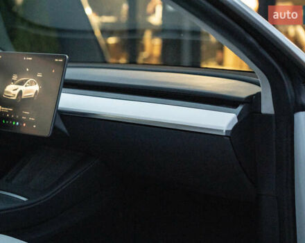 Белый Тесла Модель 3, объемом двигателя 0 л и пробегом 53 тыс. км за 27500 $, фото 27 на Automoto.ua