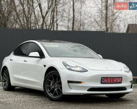Білий Тесла Модель 3, об'ємом двигуна 0 л та пробігом 70 тис. км за 19999 $, фото 1 на Automoto.ua