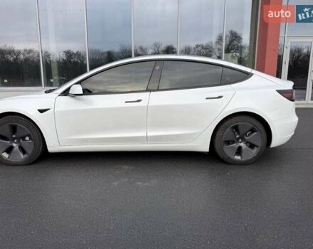 Белый Тесла Модель 3, объемом двигателя 0 л и пробегом 12 тыс. км за 21500 $, фото 5 на Automoto.ua