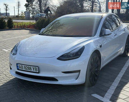 Білий Тесла Модель 3, об'ємом двигуна 0 л та пробігом 32 тис. км за 24000 $, фото 2 на Automoto.ua