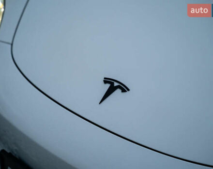 Белый Тесла Модель 3, объемом двигателя 0 л и пробегом 53 тыс. км за 27500 $, фото 15 на Automoto.ua