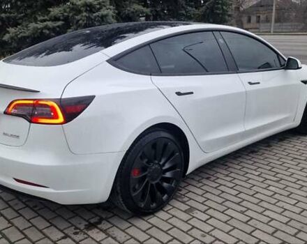 Білий Тесла Модель 3, об'ємом двигуна 0 л та пробігом 6 тис. км за 28500 $, фото 3 на Automoto.ua